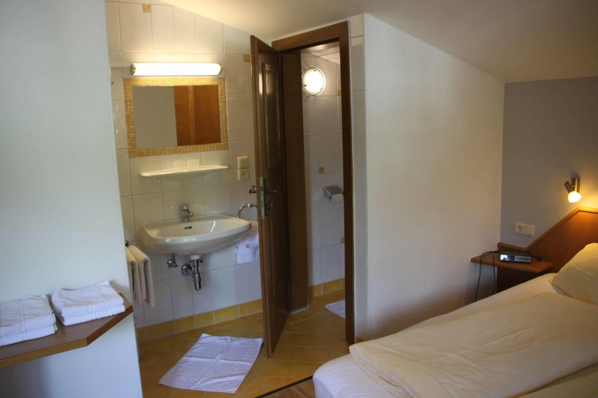 Haus Katharina, Summercard Included Kaprun Zewnętrze zdjęcie