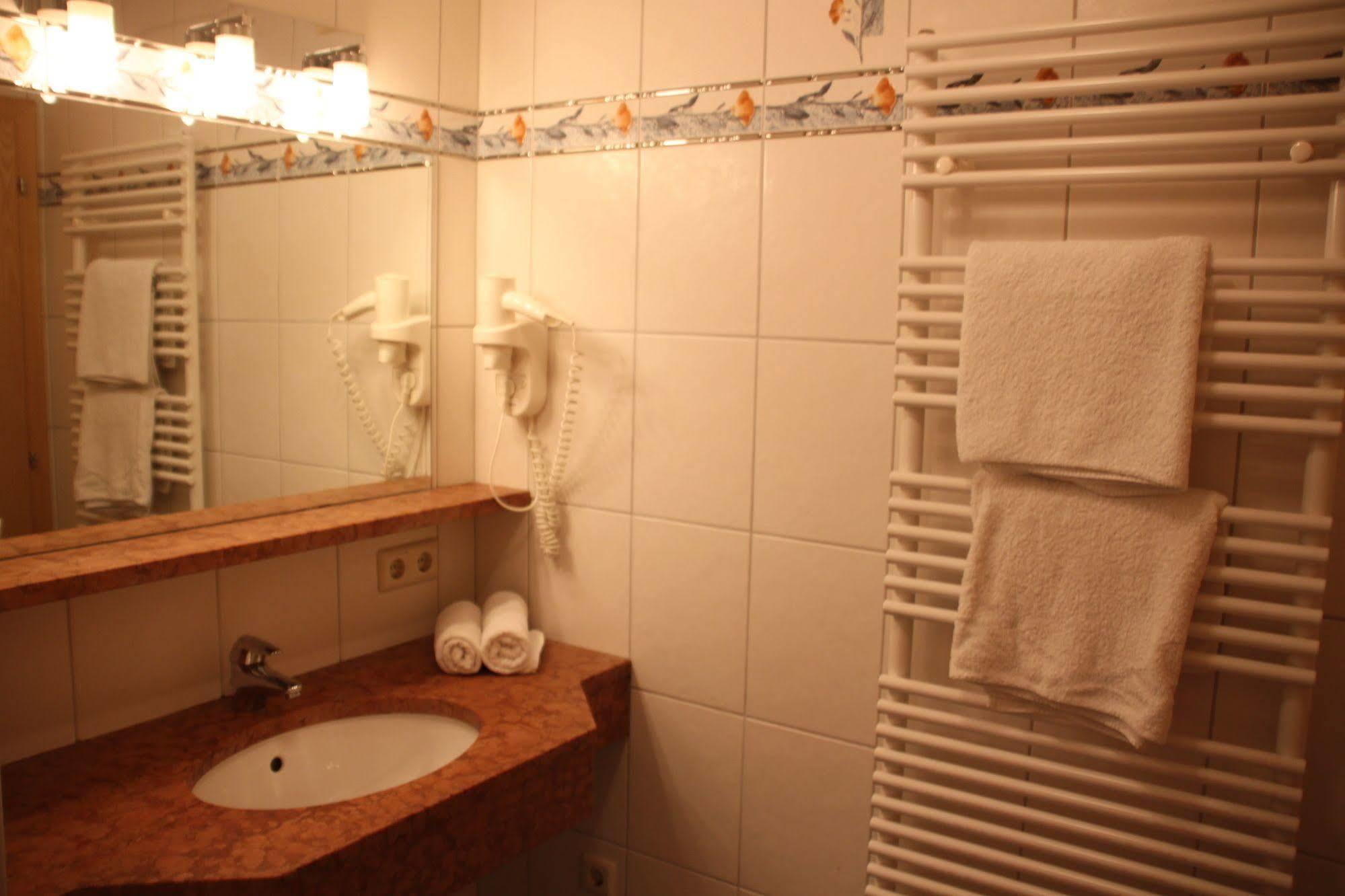 Haus Katharina, Summercard Included Kaprun Zewnętrze zdjęcie